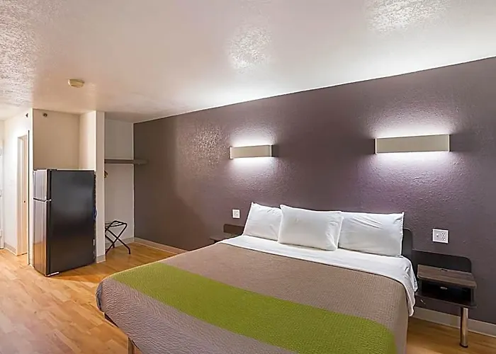 6 Worth, Tx - Meacham Motel Fort Worth